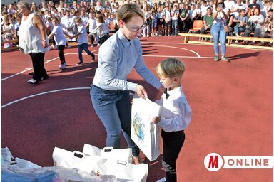 Az MNT beiskolázási tanszercsomagjában olyan hasznos felszerelések találhatóak, amelyeket akár évekig is használhatnak a diákok (Fotó: Gergely Árpád)