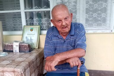 Századik születésnapját ünneplte a szajáni Horváth Mihály (Tóth Zoltán felvétele)