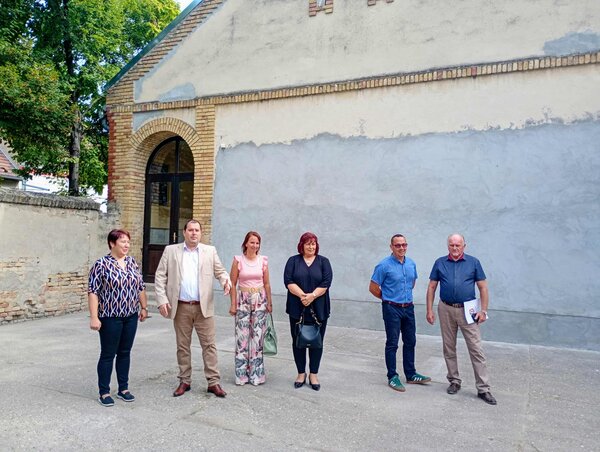 A befejezett munkálatokat Fejsztámer Róbert és munkatársai is megtekintették/ Fotó: BJK A befejezett munkálatokat Fejsztámer Róbert és munkatársai is megtekintették/ Fotó: BJK