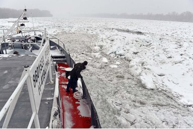 Snimak zaleđenog Dunava koji oduzima dah (Fotografija: Edvard Molnar/MTI)