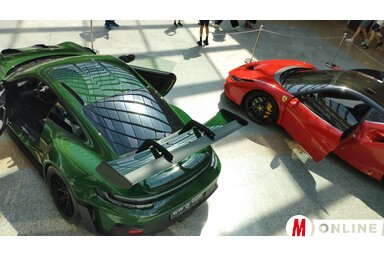 A luxusautók fénye visszaverte a reflektorok fényét – csillogás, amely minden tekintetet magára vont (Fotó: Zabos Kasziba Angéla)