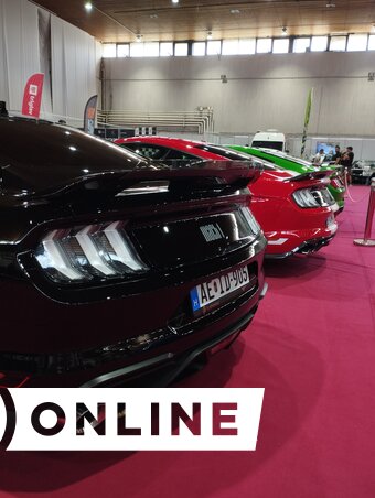 A jövő formái: a legújabb modellek agresszív vonalai uralták a csarnokot (Fotó: Zabos Kasziba Angéla)