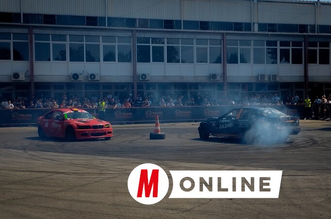 Dübörgő motorok és füstölgő gumik: a driftpályán szinte „tapintható” volt az adrenalin (Fotó: Zabos Kasziba Angéla)