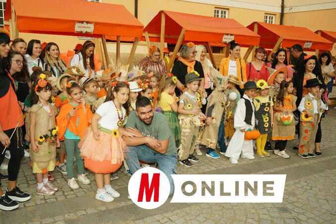 A péntek délutáni gyermekkarneválon minden évben mintegy 450 nagyovis vesz részt (Vidács Hajnalka felvétele) A péntek délutáni gyermekkarneválon minden évben mintegy 450 nagyovis vesz részt (Vidács Hajnalka felvétele)