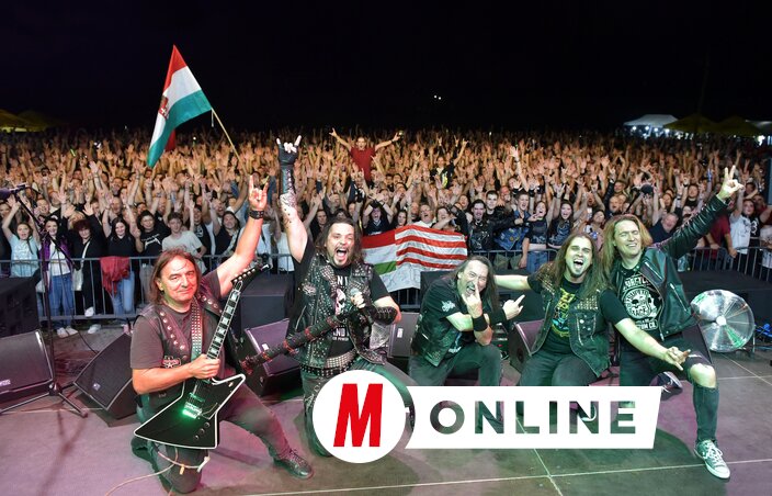 A Pokolgép fellépését hatalmas tömeg várta, messzebbről is érkeztek rajongók (Gergely Árpád felvétele)