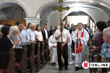 Ünnepi búcsúnapi bevonulás (Paraczky László felvétele)