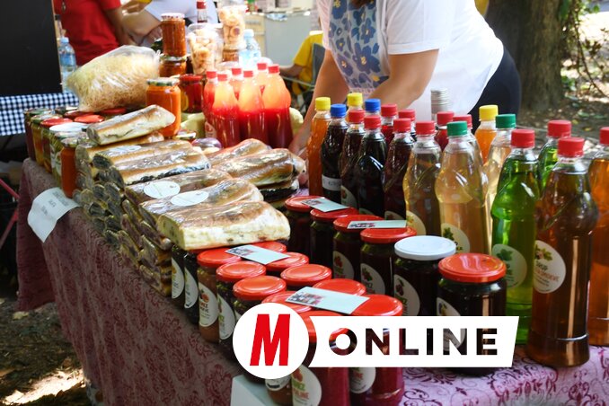 A fesztiválon több helyen kínáltak savanyúságot, befőttet és egyéb télirevalót (Fotó: Paraczky László)