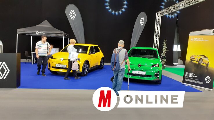 A környezetvédelmi minisztérium ötödik éve támogatja az elektromos autók vásárlását. Számos kutatás bizonyította, hogy az elektromos és hibridautók csökkentik a légszennyezés és a káros anyagok kibocsátásának mértékét. A környezetbarát közlekedés kulcsfontosságú a fenntartható fejlődés és a környezetvédelem szempontjából. Az elektromos autók elterjedése fontos a klímacélok elérésében, Szerbia is állítólag ezek megvalósítására törekszik az európai és globális közösség részeként