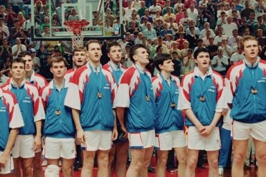 Jelenet az Elveszett Dream Team című, az 1991-es jugoszláv kosárlabda-válogatottról szóló történelmi filmből