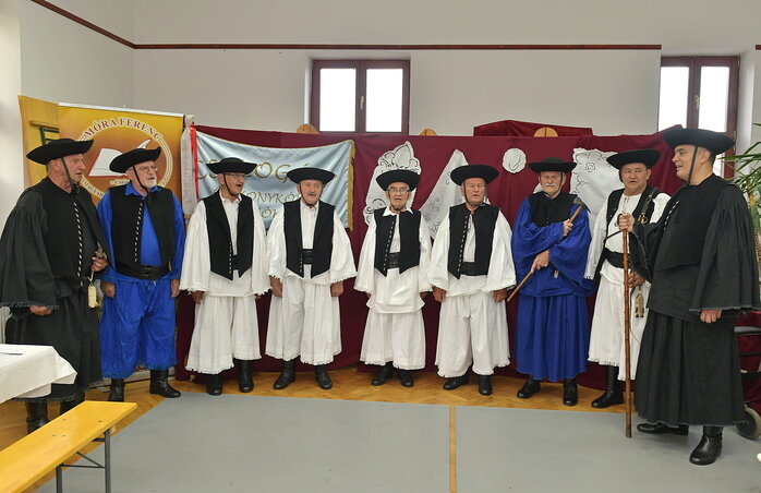 Rákóczi férfikar betyár szerelésben lépett fel (Gergely József felvétele)