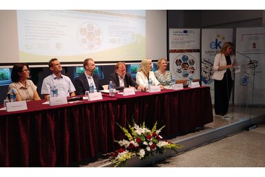 Az IPA-projekt szakembereit Snejder-Sára Ildikó, az Európa Kollégium igazgatója köszöntötte (Fotó: Tóth D. Lívia)