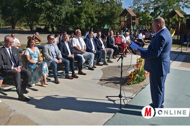 Borsos Csaba, Adorján helyi közösségének tanácselnöke mondott ünnepi beszédet (Gergely Árpád felvétele)