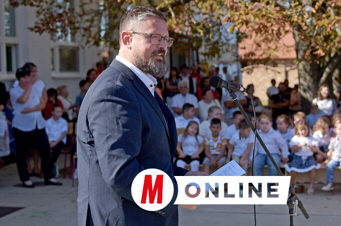 Juhász Bálint is szólt az adorjániakhoz (Gergely Árpád felvétele)