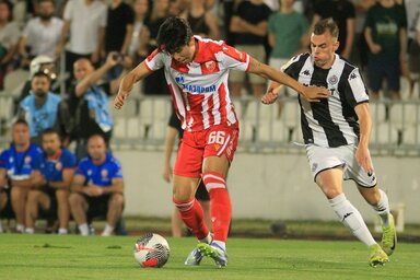 A Crvena zvezda 2:1-re diadalmaskodott a Partizan otthonában, ezzel megelőzte legnagyobb riválisát a Szuperliga tabelláján (Fotó: Beta)