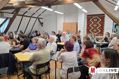 Kilenc csapat vetélkedett a magyar nyelvű játékban, több mint negyven kérdésre válaszolva (Fotó: Gulyás Réka felvétele)