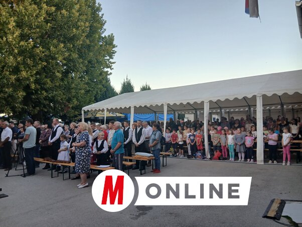 A falu apraja-nagyja megjelent a pénteki megnyitón (Fotó: Kolovity Edina)