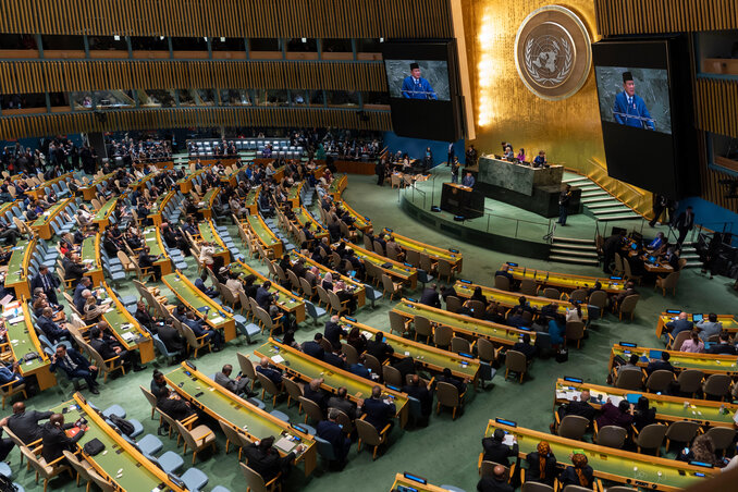 Marko Đurić külügyminiszter munkatársaival (Fotó: Külügyminisztérium)