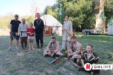 Családias ünneplés, tapasztalatcsere Bajsán (Fotó: Kazinczy Paszterkó Diana felvétele)