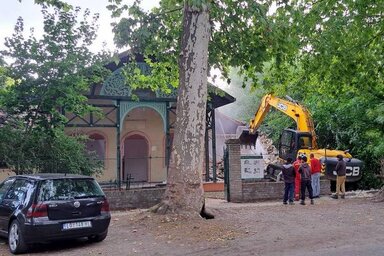 A villa bontását felháborodással fogadta a közvélemény (Fotó: Facebook)