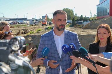 Az Észak II. ipari övezetet átszelő csatornarendszert lefedik, a 313 millió dináros beruházás javítja az egyre bővülő gyártelep vízelvezetését (Fotó: novisad.rs)