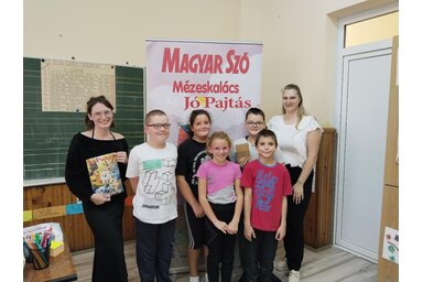 A vidám harmadikosok a Jó Pajtás csapatával/Fotó: Varga Anita