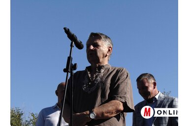 Az egybegyűlteket először Dobai János, a tordai helyi közösség tanácsának elnöke köszöntötte (Vidács Hajnalka felvétele)