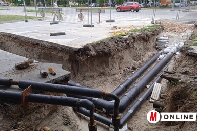 A városban számos helyen továbbra is javában tart a hálózat rekonstrukciója (Fotó: Szeli Balázs felvétele)