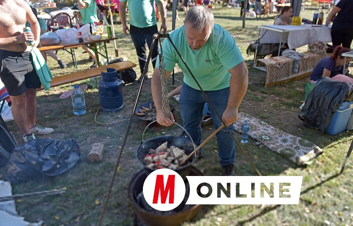 Készül a kiváló körömpörkölt