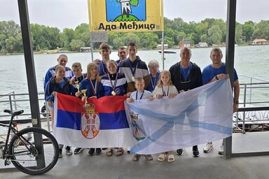 A Kanizsa Úszóklub többnyire minden állomáson népes csapattal állt rajthoz (Fotó: Kanizsa Úszóklub / Facebook)