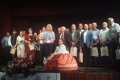 Az Ady Endre MK jelenlegi és egykori vezetői a támogatókkal (Fotó: Móricz Ildikó felvétele)