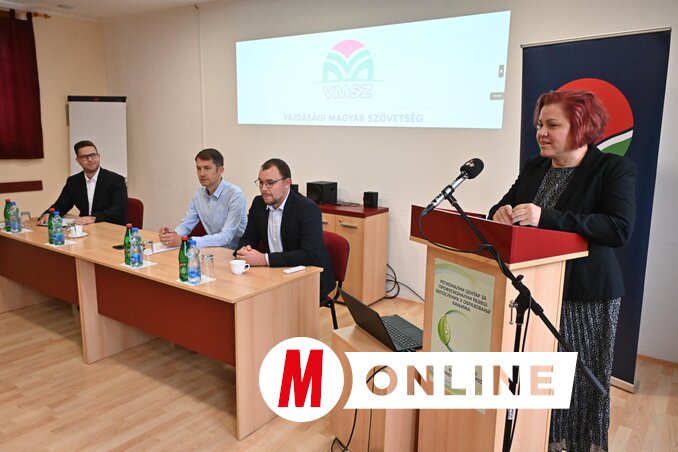 Vicsek Annamária is szólt az egybegyűltekhez (Fotó: Ótos András)