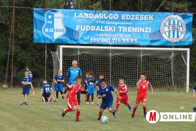 A csernyei gyermekek edzésében Mészáros András, a Vojvodina egykori játékosa is részt vesz (Fotó: Vidács Hajnalka felvétele)