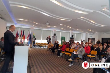 A konferencia megnyitója (Kecskés István felvétele)