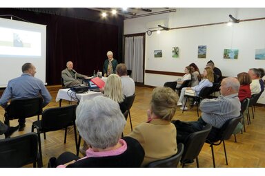 A. Sajti Enikő és Várady Tibor mutatta be a Várady Imréről készült monográfiát/Fotó: Kecskés István