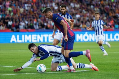 Lewandowskiék (labdával) a PSG ellen lépnek pályára a héten (Fotó: Beta/AP)