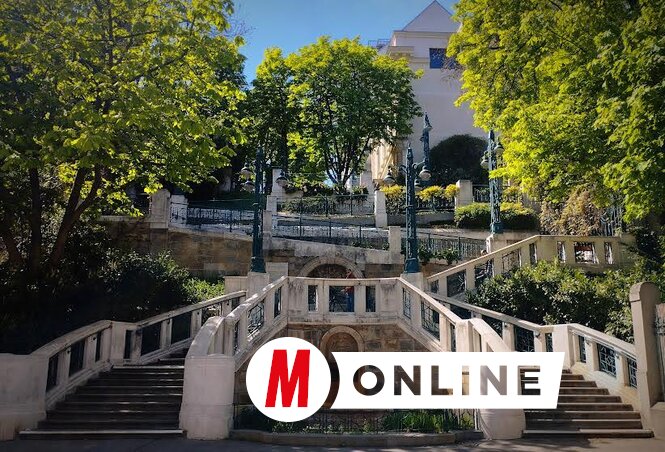 A Strudlhofstiege kecses lépcsősora a szecesszió egyik gyöngyszeme, amelyen a kőbe faragott vonalak mintha táncolni hívnák a sétálót (Fotó: Zabos Kasziba Angéla) A Strudlhofstiege kecses lépcsősora a szecesszió egyik gyöngyszeme, amelyen a kőbe faragott vonalak mintha táncolni hívnák a sétálót (Fotó: Zabos Kasziba Angéla)
