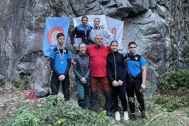 A Spartacus sportmászói Bognár András edzővel (Fotó: Spartacus Hegy- és Sportmászóklub)