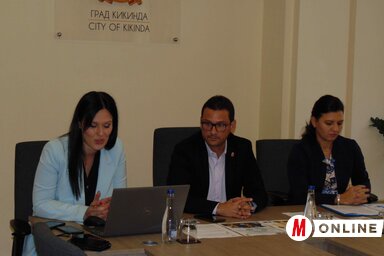 Nevena Nikolić, Mladen Bogdan és Miroslava Narančić a tegnapi sajtótájékoztatón ismertette az hulladékválogatás jelentőségét (Fotó: Vidács Hajnalka)