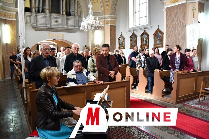A búcsú napjára megtelt az ókéri templom