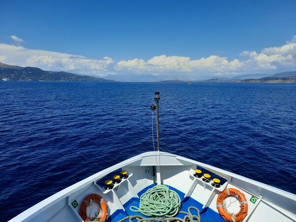 Corfu 50 percre van