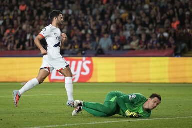 Gonçalo Ramos (fehérben) hidegvérrel értékesítette a ziccert (Fotó: Beta/AP)