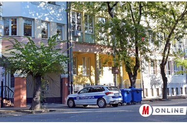 A Bolyai Tehetséggondozó Gimnáziumot is kiürítették tegnap reggel (Fotó: Gergely Árpád)