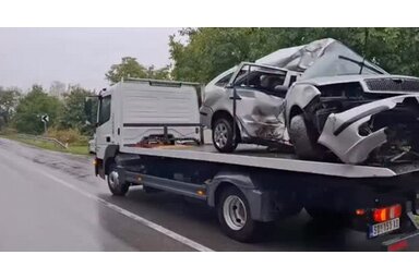 Az ütközés következtében az autó teljesen összeroncsolódott (Kép: Instagram/192_rs)