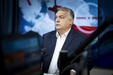 Orbán Viktor a Kossuth rádióban (Fotó: MTI)