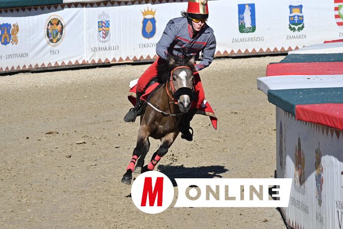 Vajda Anna Jáde nyergében a Huszárgyerek Vágtán (Fotó: Ótos András felvétele)