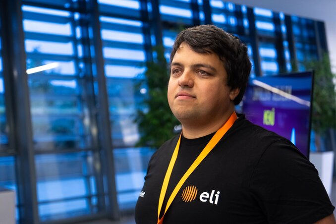 Andor Kermeci na manifestaciji Noć istraživača u istraživačkom institutu ELI ALPS (fotografija Tamaša Tomija)