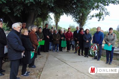 A kisoroszi emlékező közösség (Vidács Hajnalka felvétele)