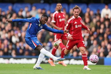 Caicedo góljával szerzett először vezetést a Chelsea a Liverpool ellen (Fotó: Beta/AP)