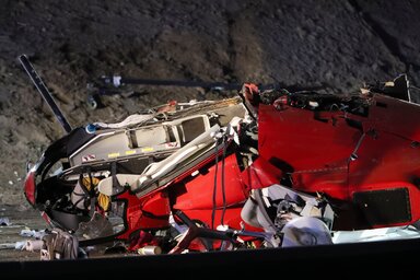 A fedélzeten tartózkodó három személy súlyosan megsérült (Fotó: Beta/AP)