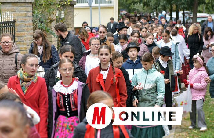 A táncosok a fél várost bejárták (Gergely Árpád felvétele)